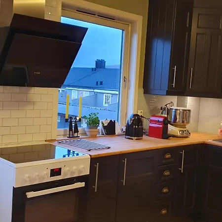 Townhouse In Close To Ons By Bus Semesterbostad *