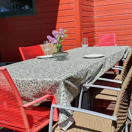 Semesterbostad Townhouse In Close To Ons By Bus