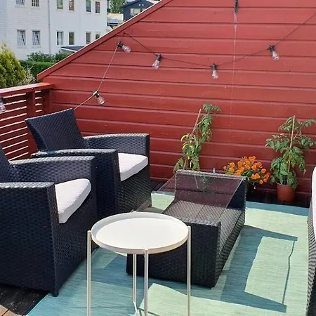 Townhouse In Close To Ons By Bus Semesterbostad *